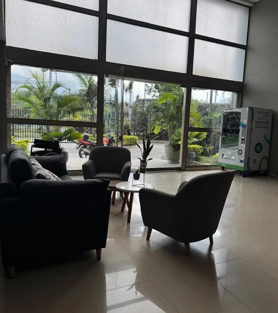 Aparta Estudio Muy Bien Ubicado Medellín Colombia